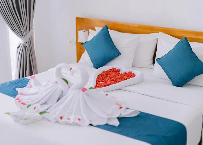 Govardhan Hills And Ocean View 3*